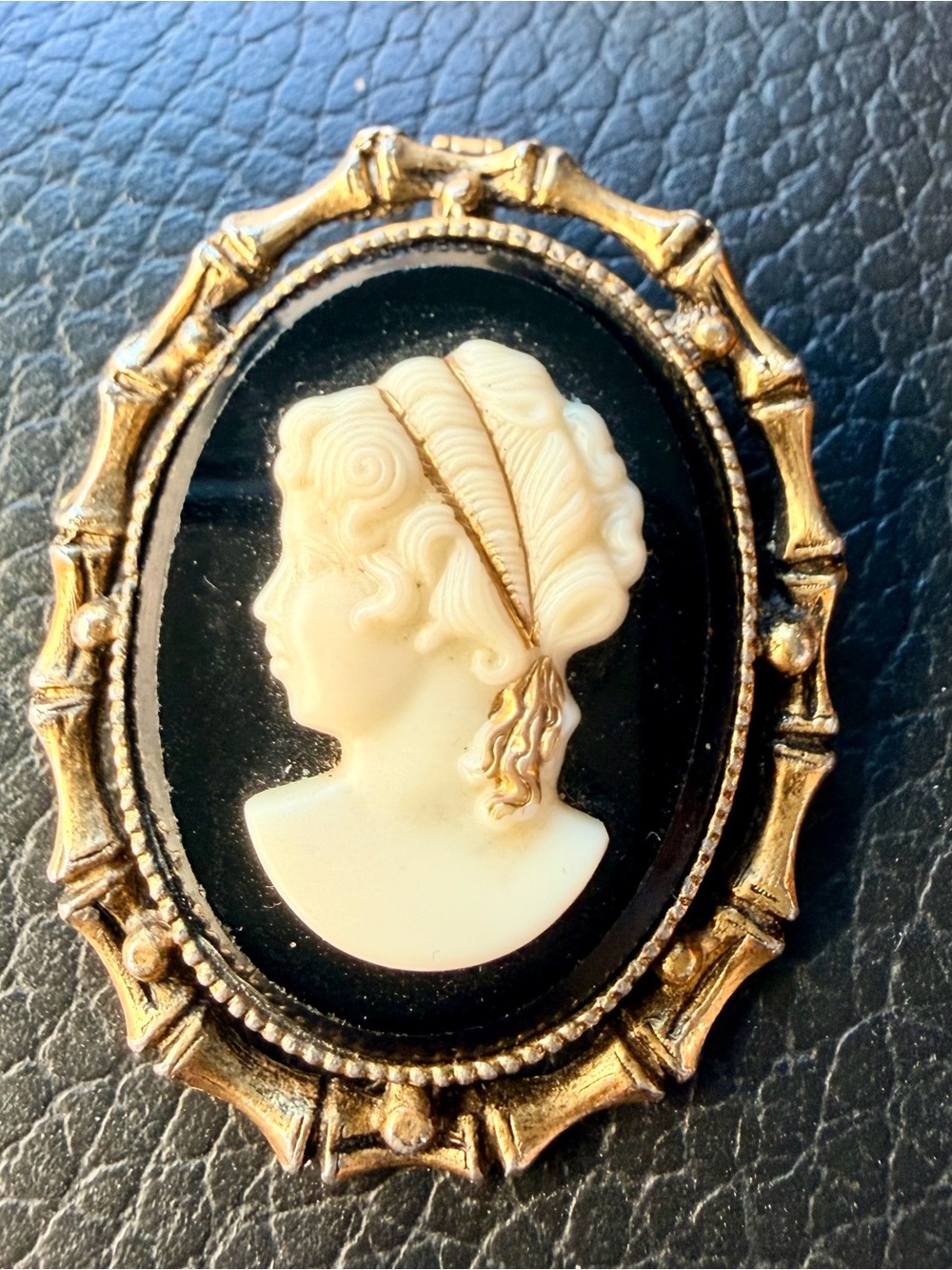 Vintage Style Black and Cream Cameo Brooch - Unbranded